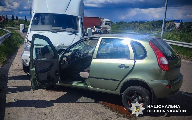 Поліція Полтавщини встановлює обставини дорожньо-транспортної пригоди, в якій постраждали четверо людей