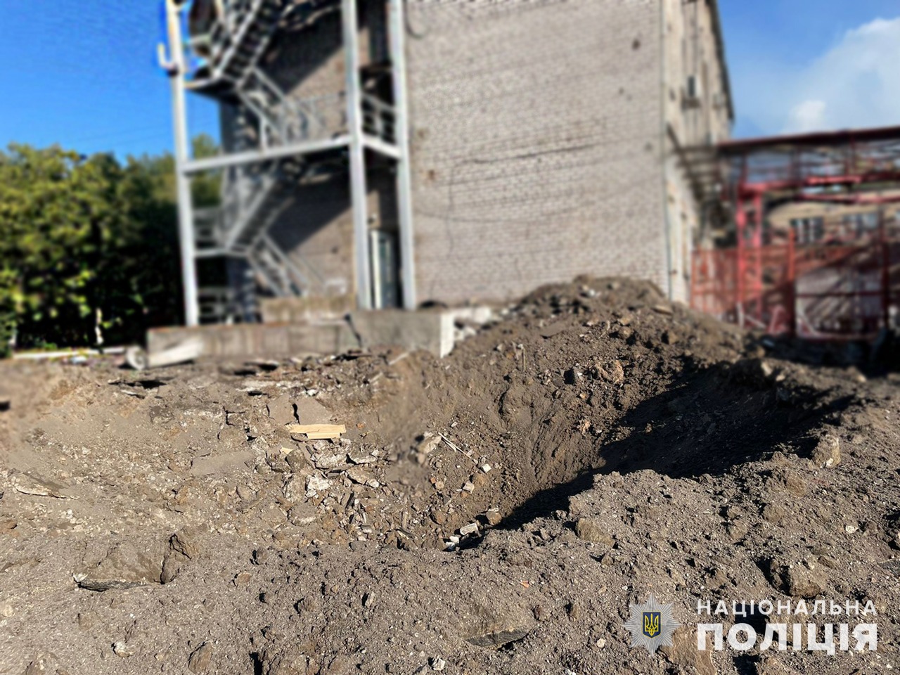 за добу російські війська нанесли удари по запоріжжю: наслідки документує поліція
