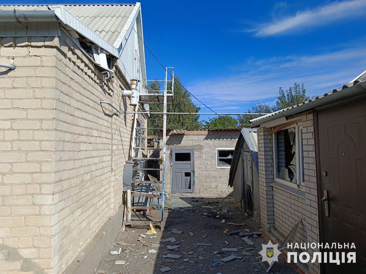 за добу російські війська нанесли удари по запоріжжю: наслідки документує поліція