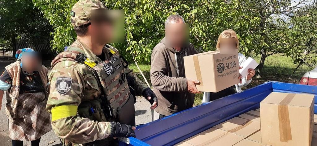 поліцейські привезли гуманітарну допомогу жителям чотирьох прифронтових сіл на херсонщині