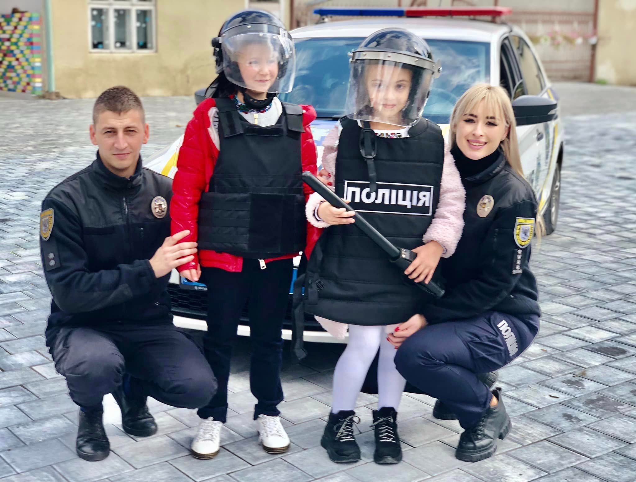 безпека понад усе: поліцейські ювенальної превенції провели для дітей тематичний урок