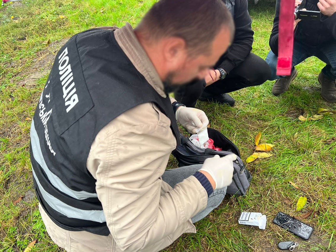 на чернігівщині поліція затримала організовану злочинну групу наркоторговців