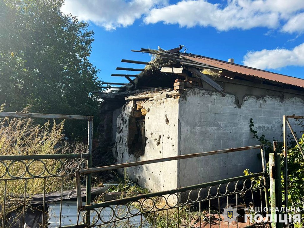 на запоріжжі поліція зафіксувала майже три десятки зруйнованих будівель унаслідок ворожих обстрілів