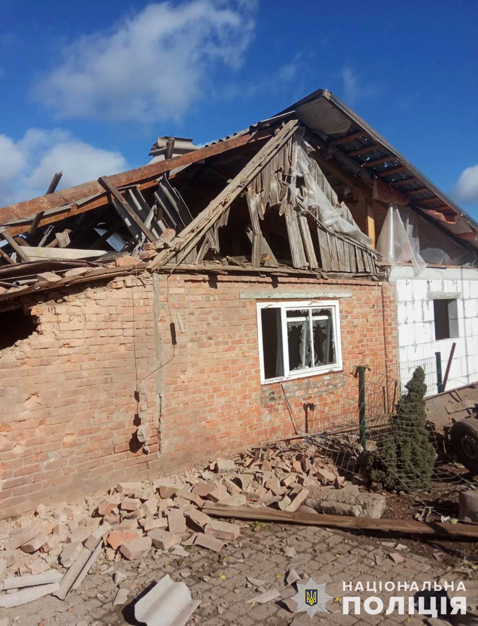 на запоріжжі поліція зафіксувала майже три десятки зруйнованих будівель унаслідок ворожих обстрілів