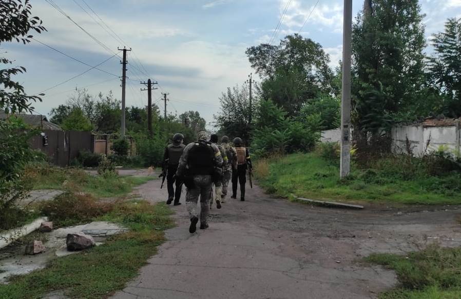 поліція забезпечує правопорядок у населених пунктах бериславського району, які обстрілює російська армія
