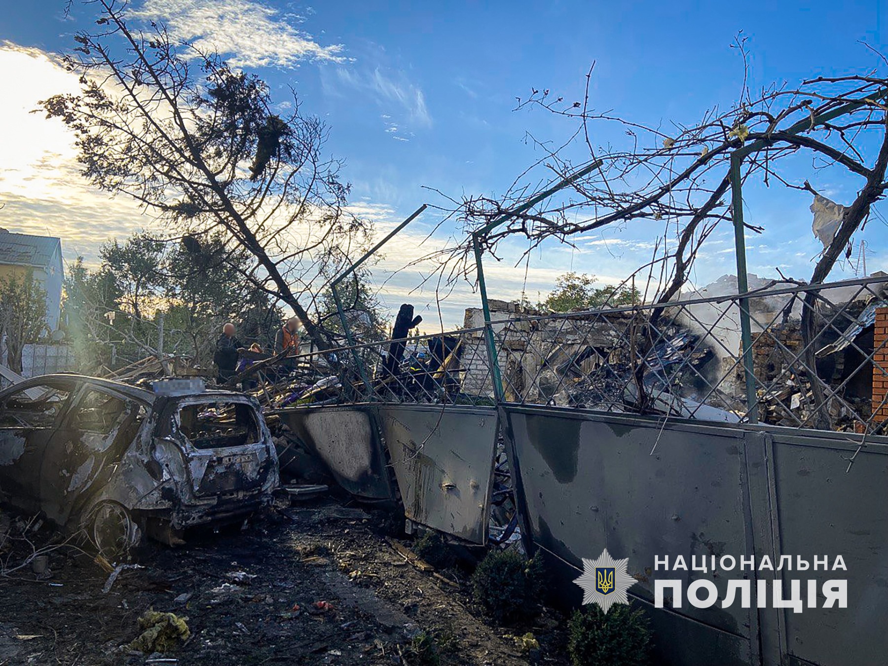 ранковий ракетний обстріл житлових кварталів запоріжжя: поліцейські документують наслідки шести ударів