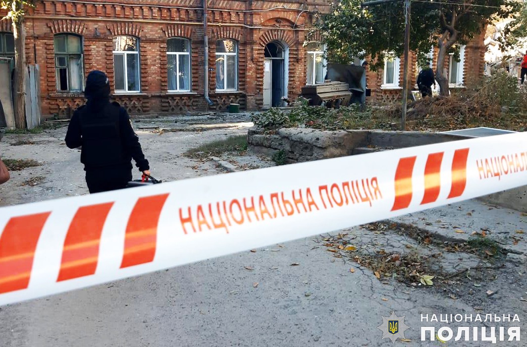 поліція документує наслідки нічних збройних атак з боку російських агресорів по миколаєву та області