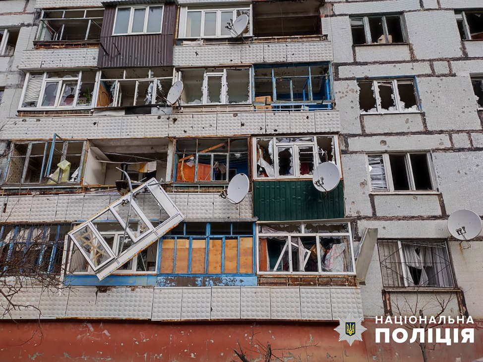 знищені домівки, потрощені багатоповерхівки, побиті авто – запорізька поліція задокументувала наслідки чергової збройної атаки росіян