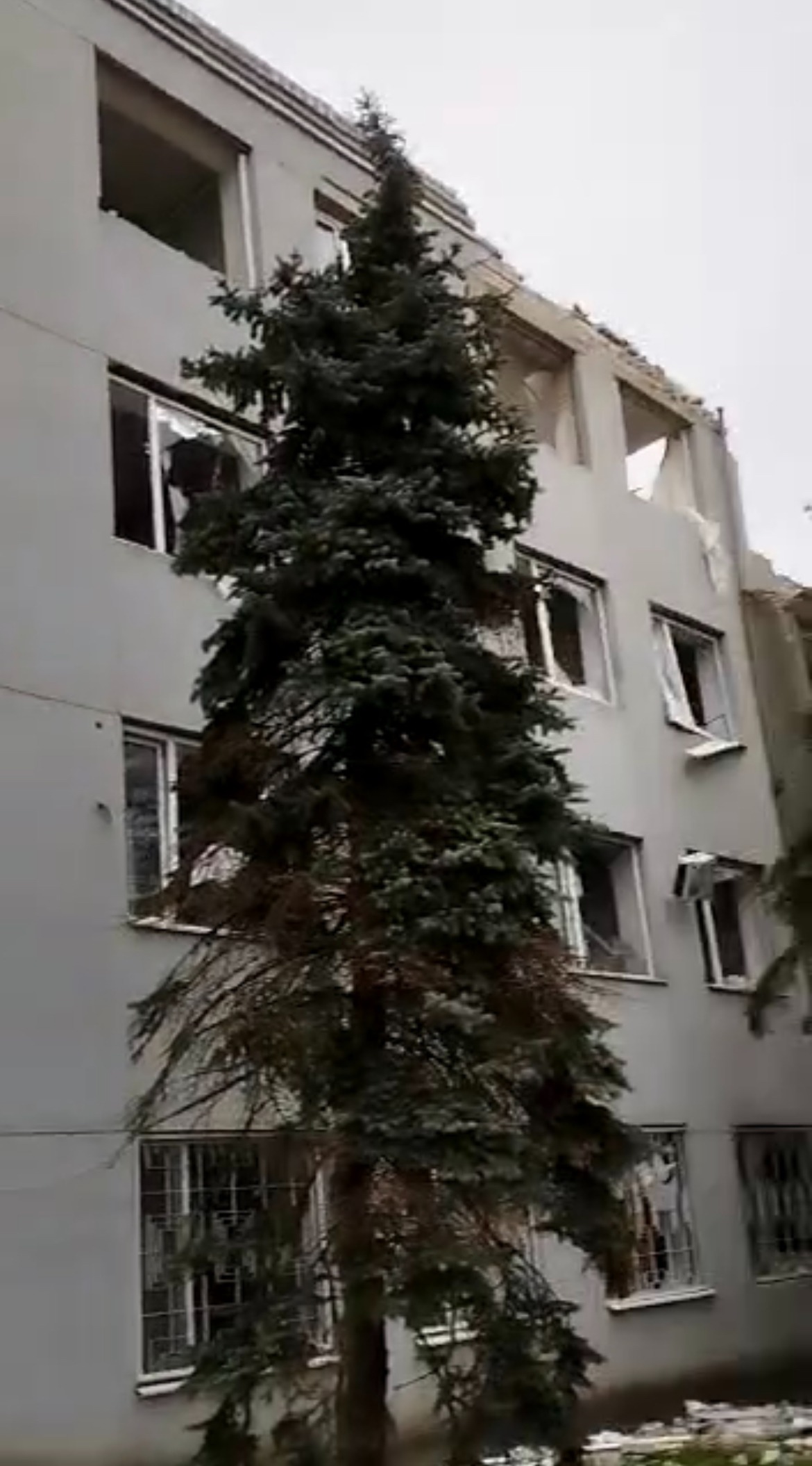 на херсонщині у звільненому місті берислав над відділом поліції замайорів жовто-блакитний стяг