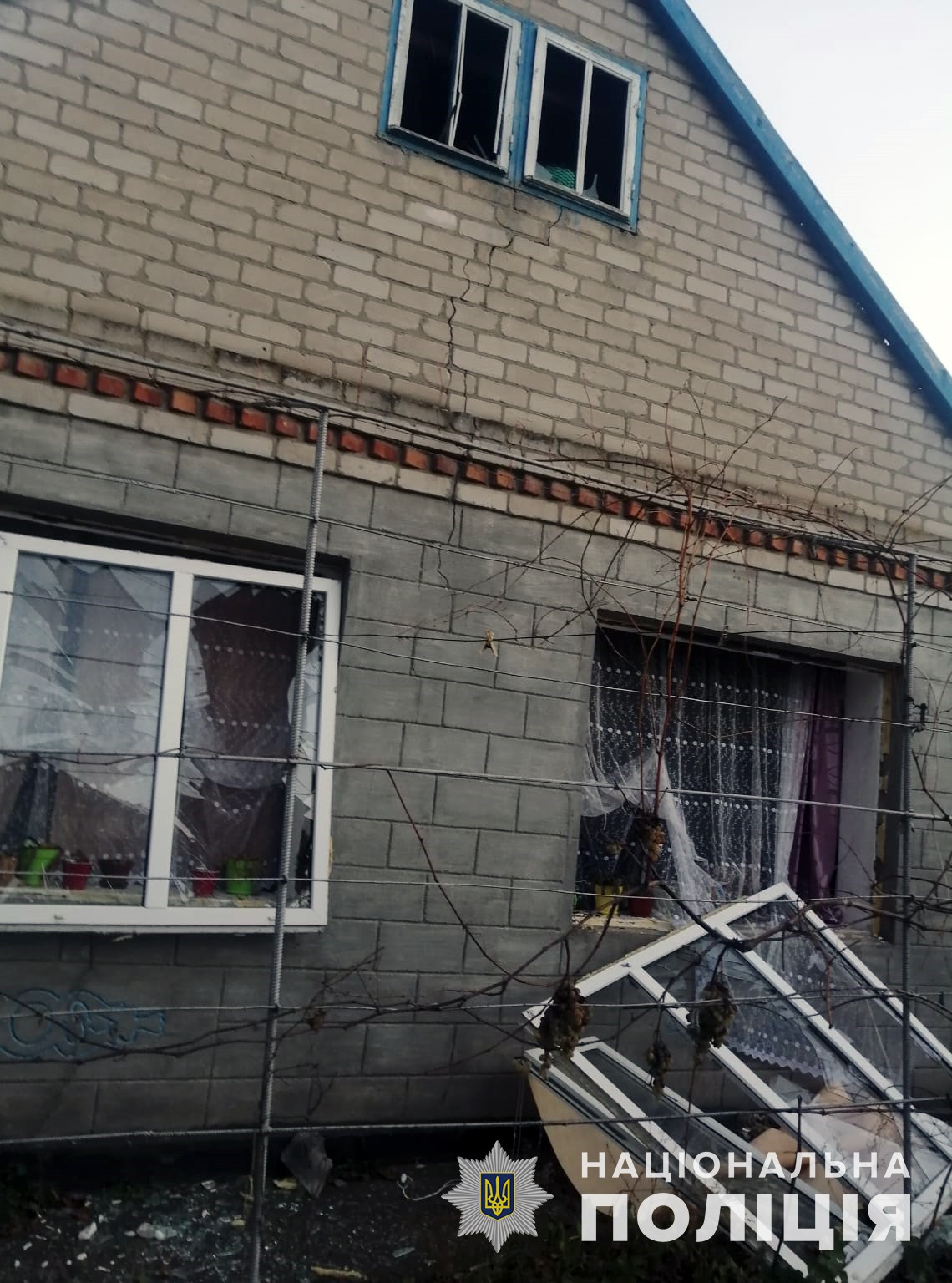 запорізькі поліцейські задокументували наслідки збройної атаки в оріхові та гуляйполі