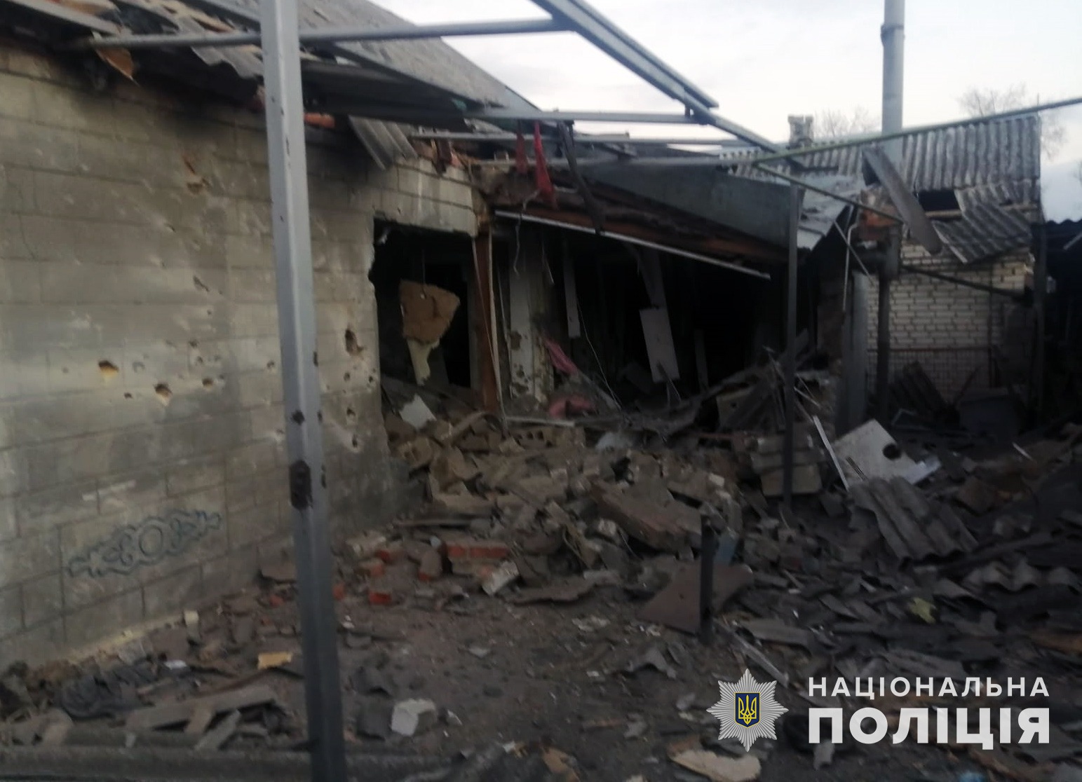 запорізькі поліцейські задокументували наслідки збройної атаки в оріхові та гуляйполі