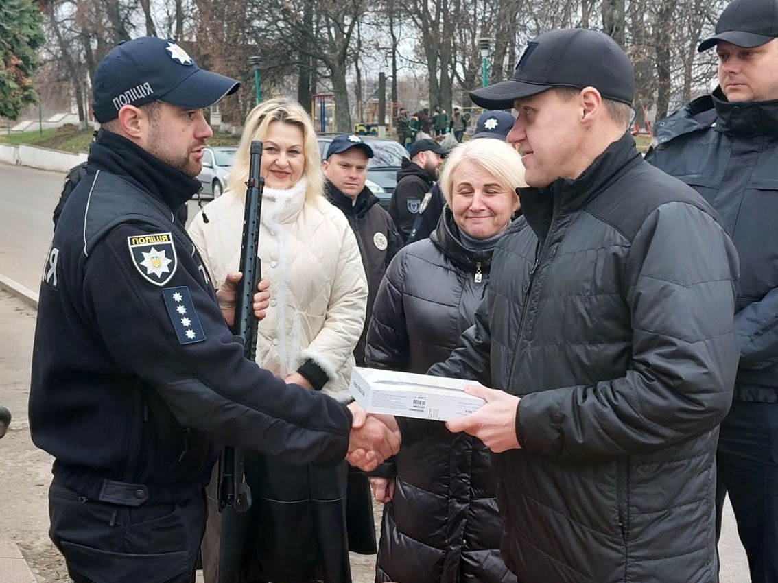 начальник поліції чернігівщини володимир нідзельський: «віднині в ічнянській тг працює перший в області поліцейський офіцер громади»