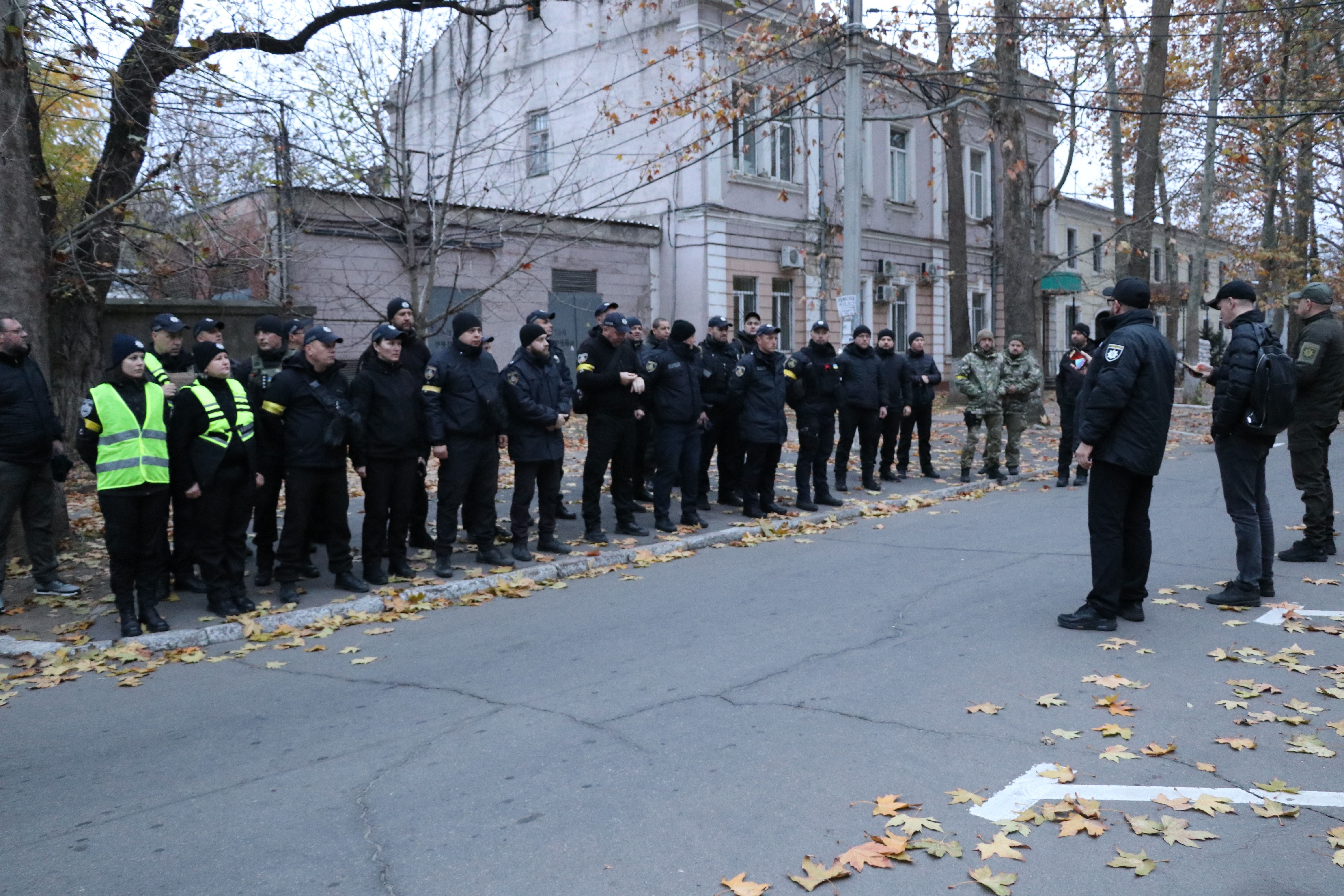 в деокупованому херсоні спеціалізовані слідчо-оперативні групи документують злочини армії рф