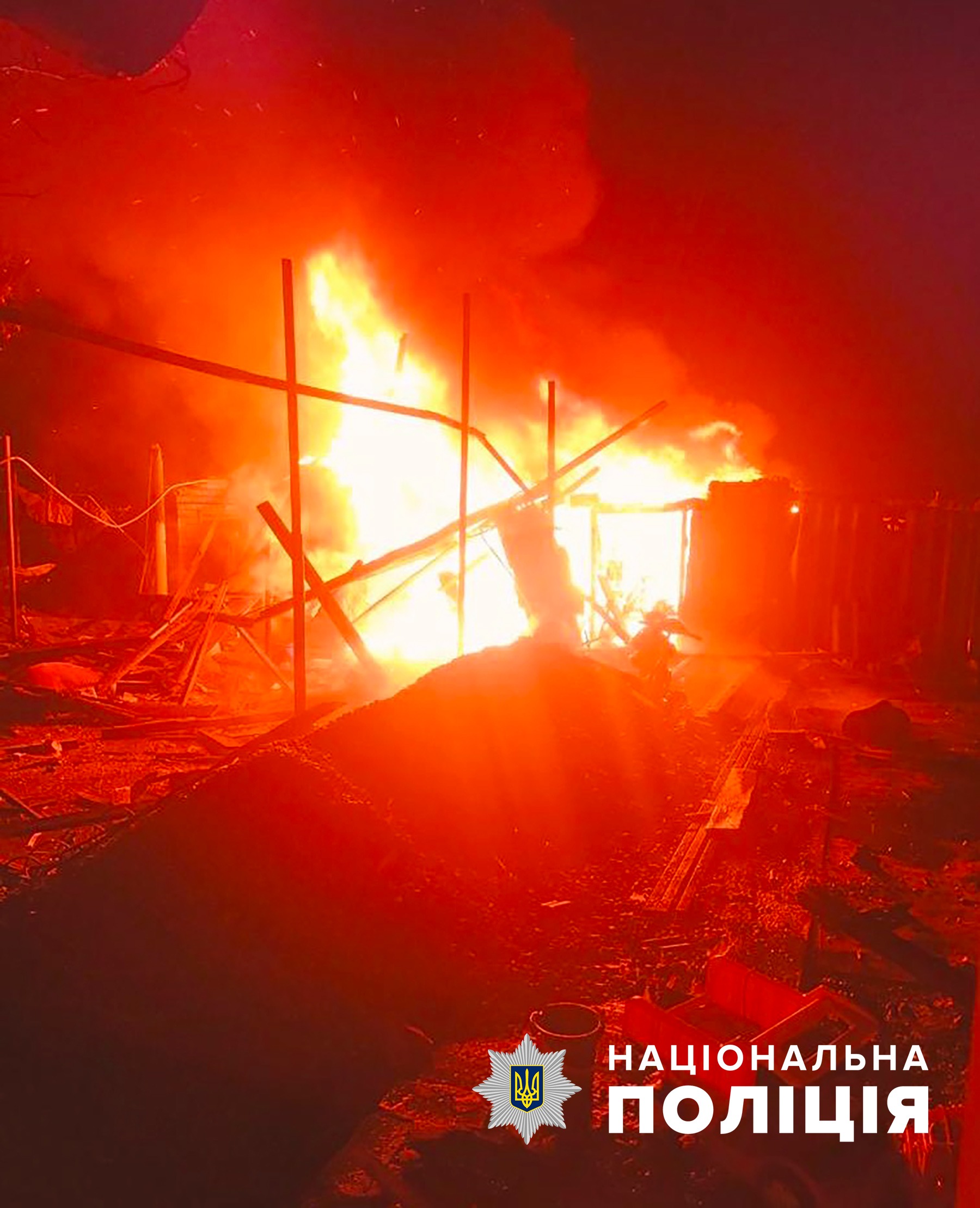 понад півсотні зруйнованих осель – результат вогневої атаки окупантів: наслідки влучань документує поліція
