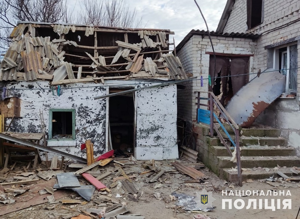 масований обстріл на василівщині: поліцейські зібрали докази збройних злочинів російських військ