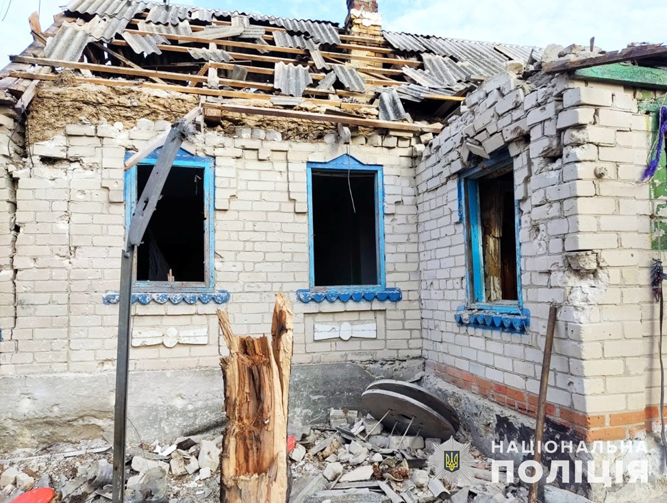 масований обстріл на василівщині: поліцейські зібрали докази збройних злочинів російських військ