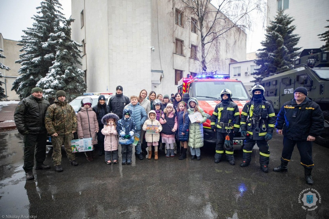 міністерство внутрішніх справ підбило підсумки конкурсу дитячого малюнка на тему «я у безпеці з мвс»