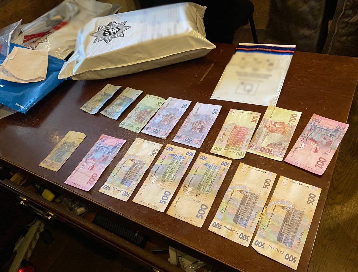 організували мережу псевдореабілітаційних центрів та насильно утримували людей: поліцейські викрили злочинне угруповання