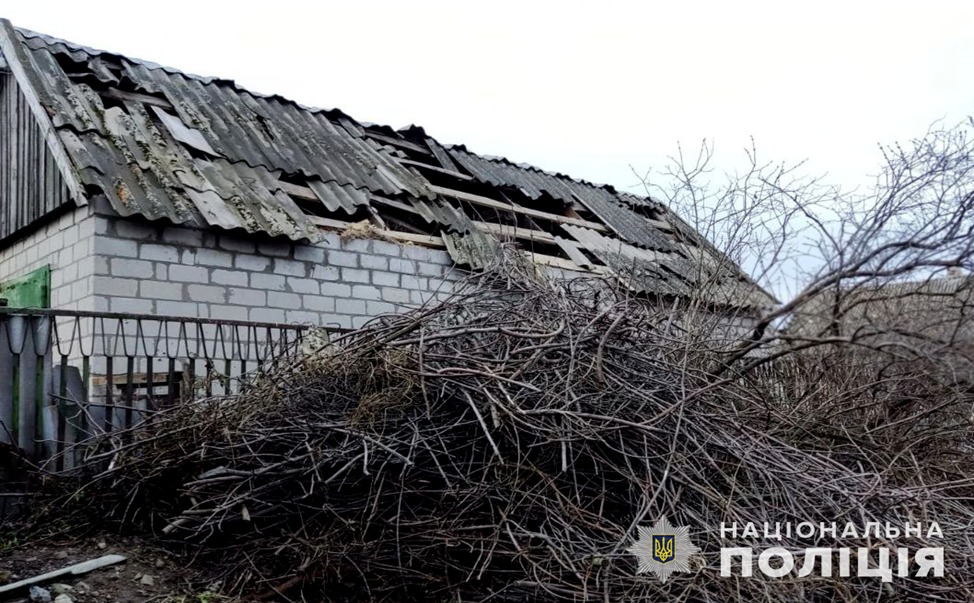 від ворожих обстрілів загинули й постраждали цивільні – поліцейські задокументували наслідки обстрілу приморського