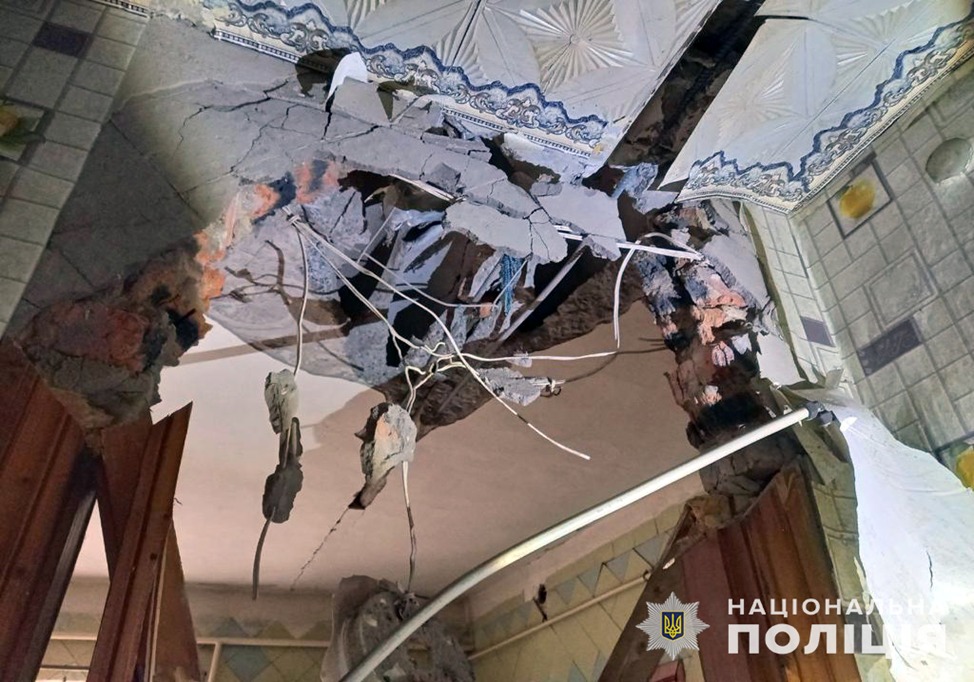 від ворожих обстрілів загинули й постраждали цивільні – поліцейські задокументували наслідки обстрілу приморського