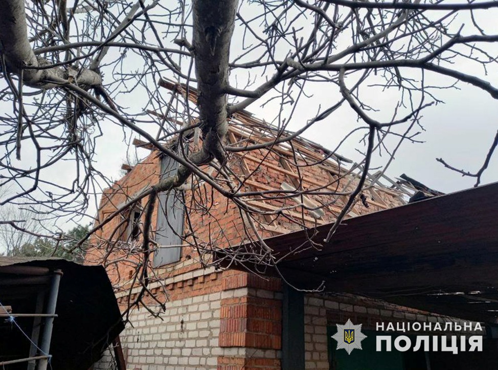 від ворожих обстрілів загинули й постраждали цивільні – поліцейські задокументували наслідки обстрілу приморського