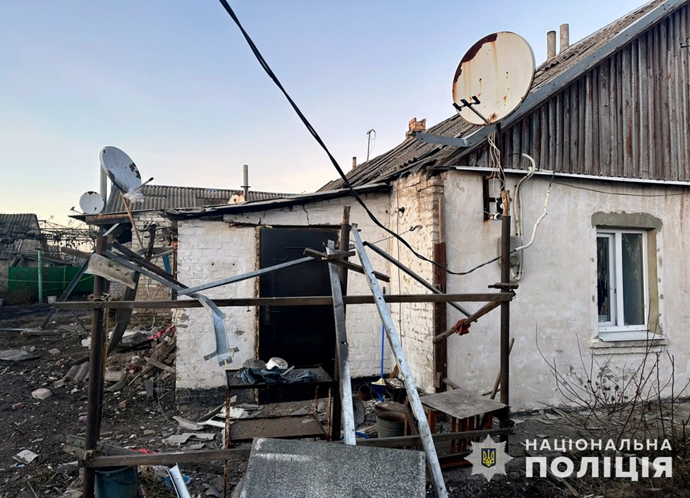 під час ворожих обстрілів окупанти травмували двох громадян – поліцейські зібрали докази воєнних злочинів на пологівщині