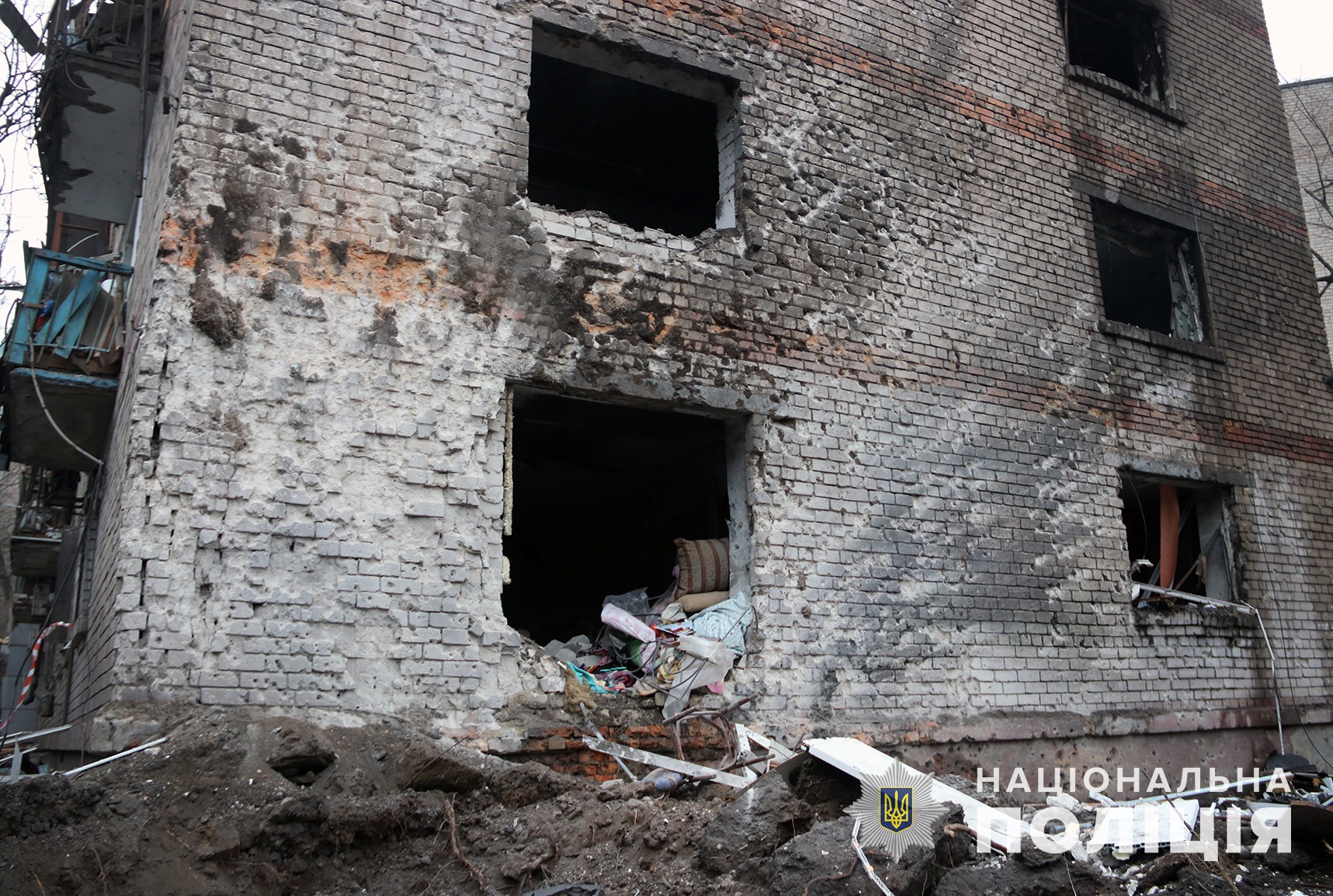 поліція задокументувала наслідки  нічного ракетного удару по запоріжжю
