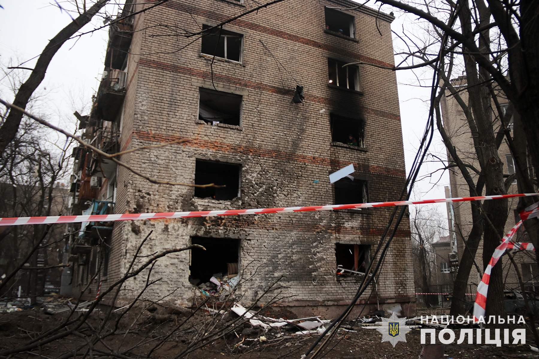 поліція задокументувала наслідки  нічного ракетного удару по запоріжжю