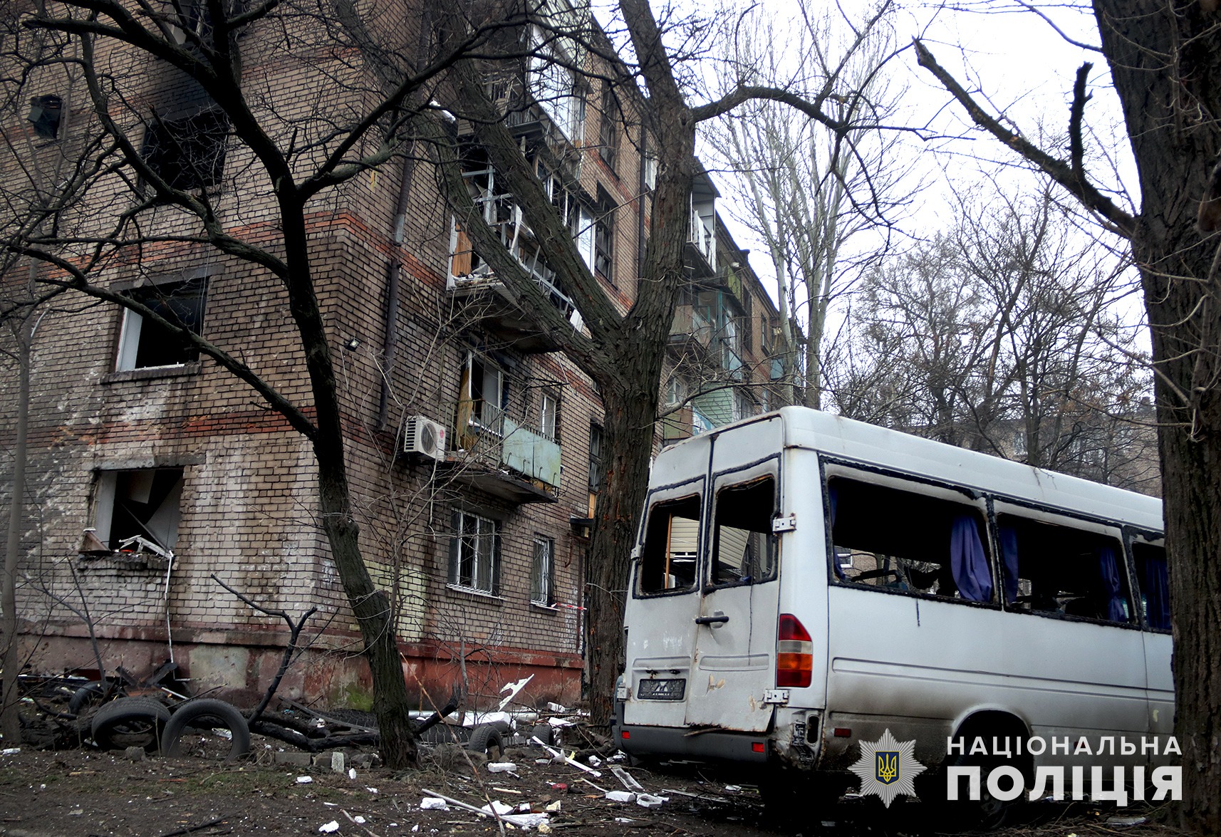 поліція задокументувала наслідки  нічного ракетного удару по запоріжжю
