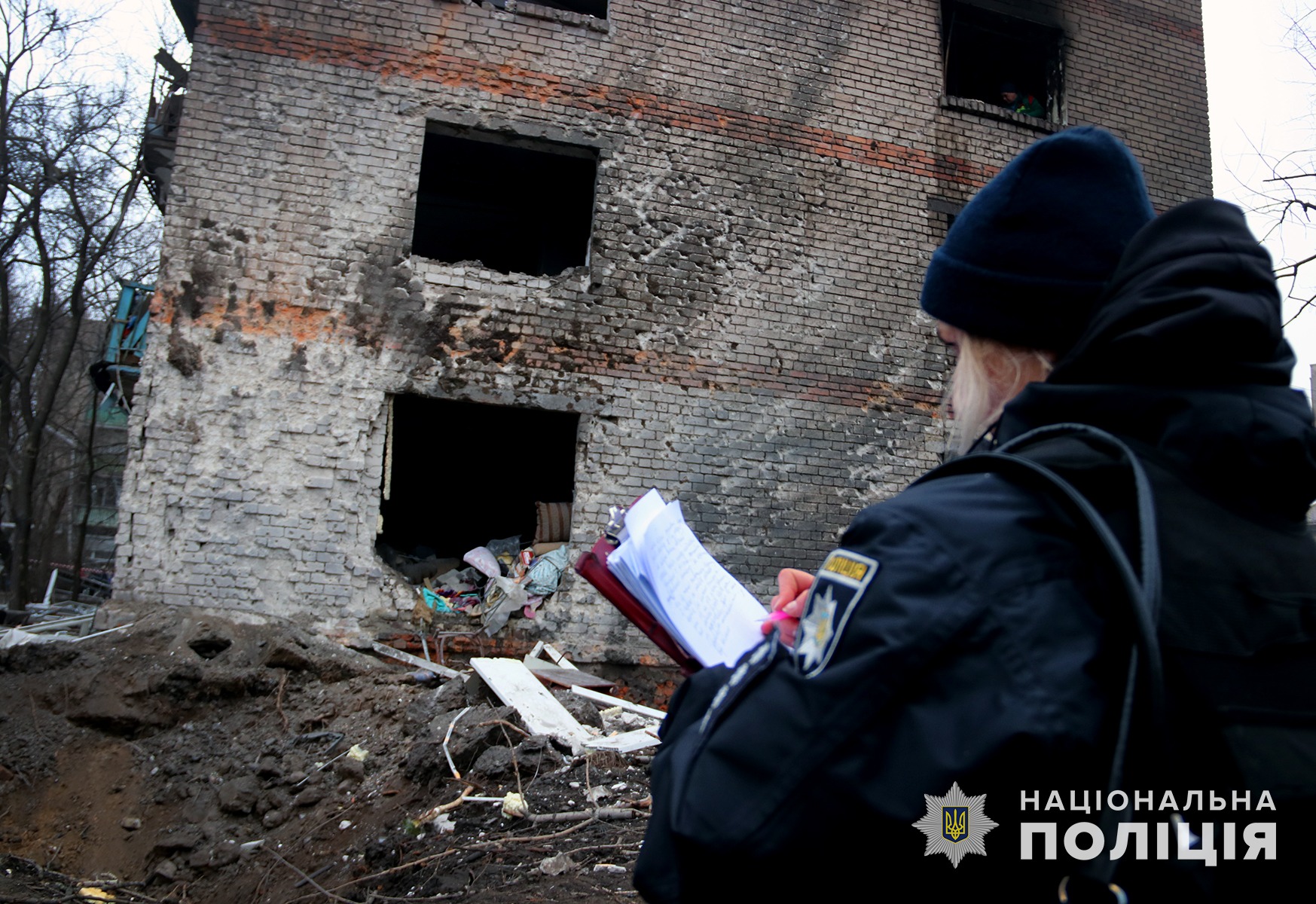 поліція задокументувала наслідки  нічного ракетного удару по запоріжжю