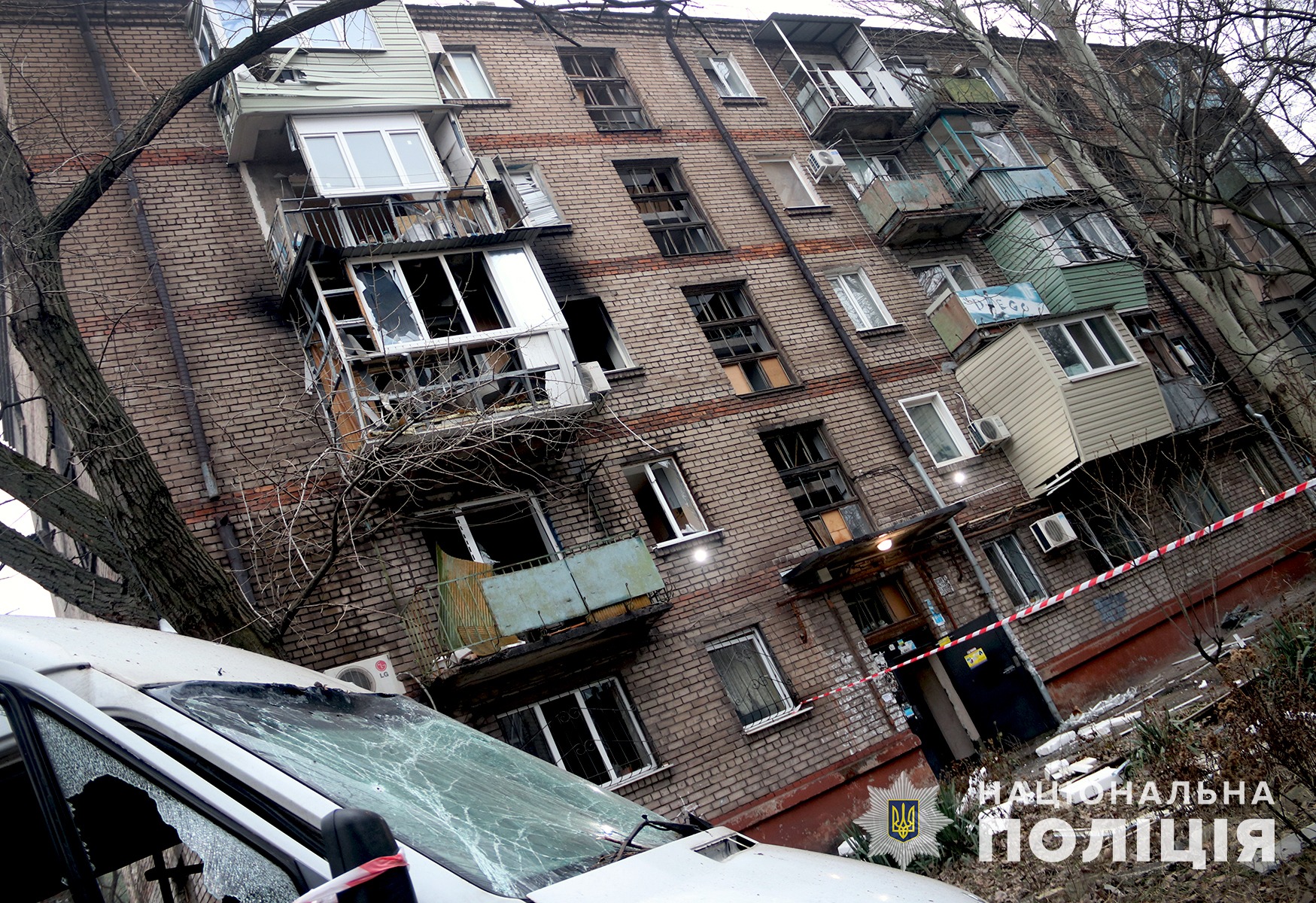 поліція задокументувала наслідки  нічного ракетного удару по запоріжжю