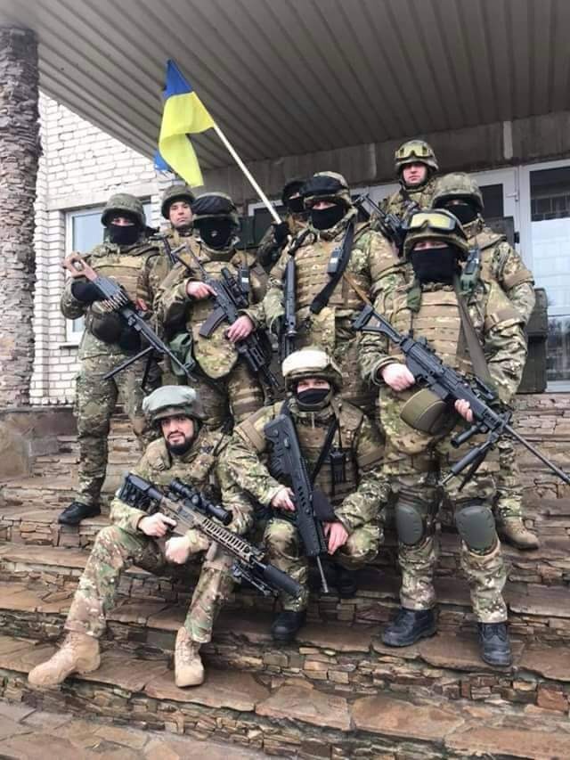 Командир батальйону Луганськ-1 Олександр Твердохліб: Росіяни не шкодують людей, незалежно від того, де ця людина служить. Укриття будують із трупів своїх товаришів по службі 02