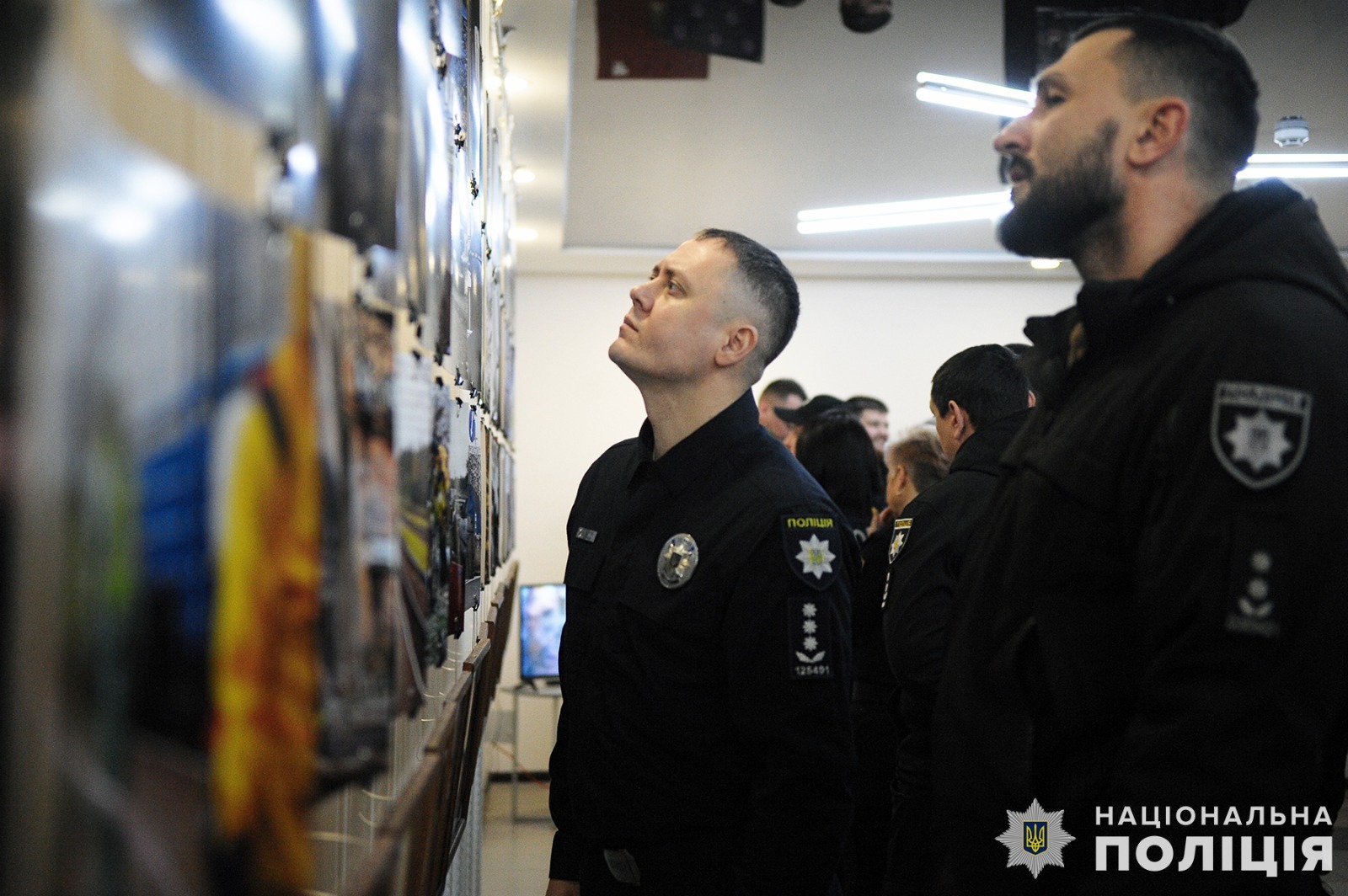 запорізькі поліцейські презентували фотопроєкт «запоріжжя. війна в об’єктиві»