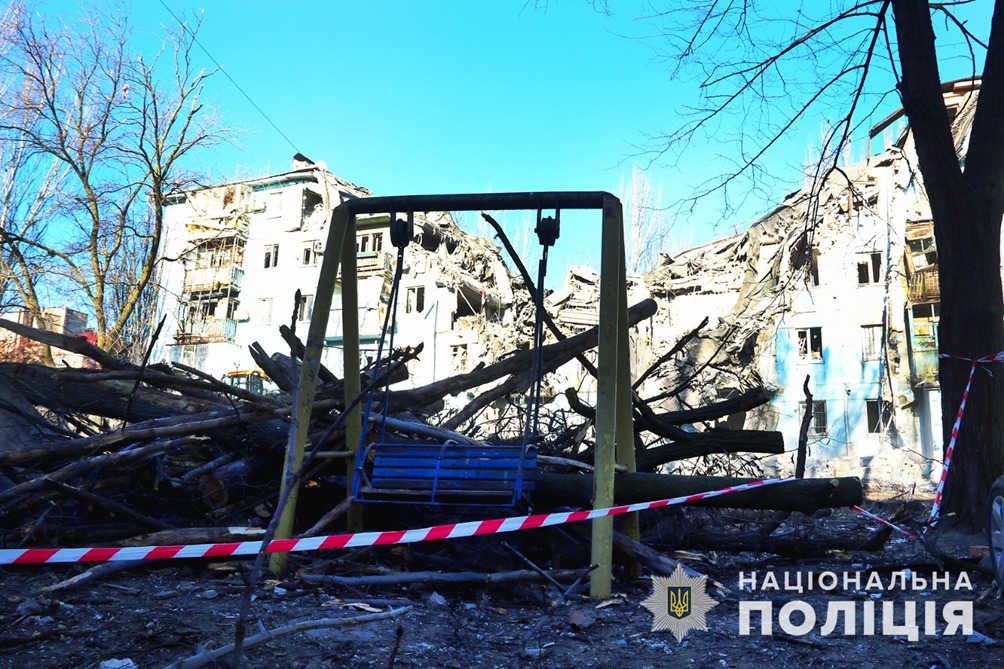 5 загиблих, 8 постраждалих – результат ворожої ракетної атаки на запоріжжя: поліція продовжує документувати наслідки російської агресії