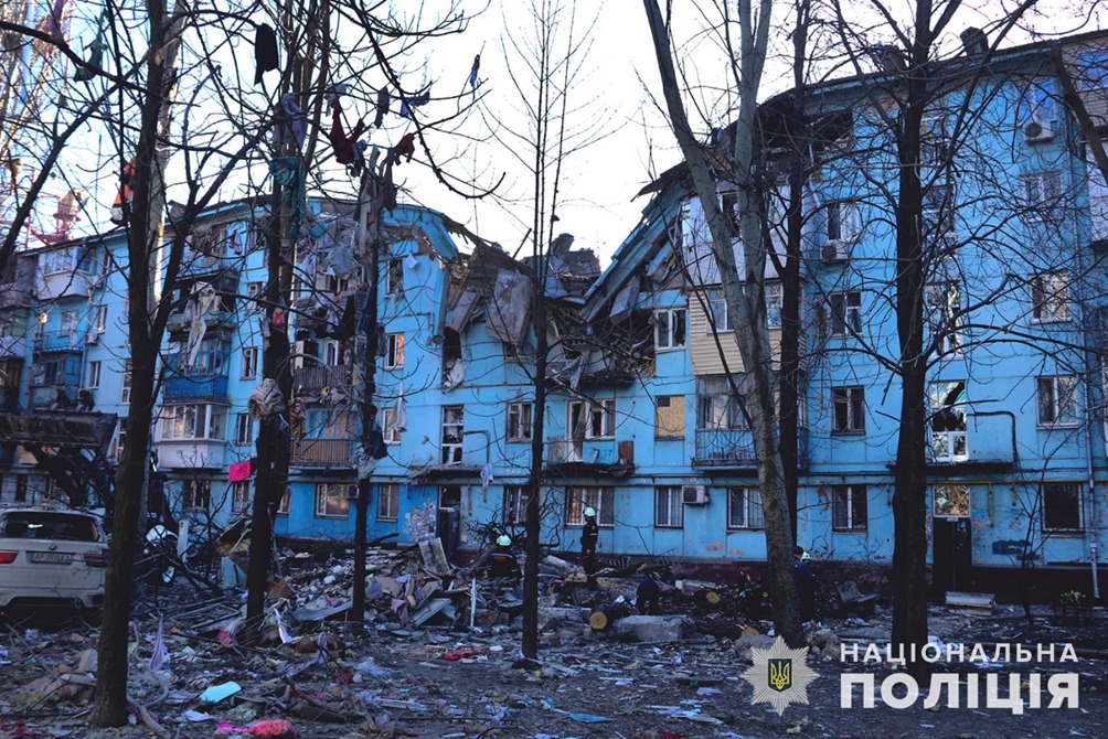 5 загиблих, 8 постраждалих – результат ворожої ракетної атаки на запоріжжя: поліція продовжує документувати наслідки російської агресії