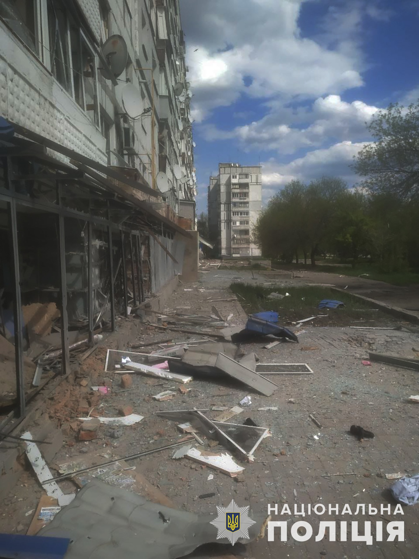упродовж трьох діб запорізькі поліцейські зафіксували 209 влучань ракет та снарядів країни-агресора по території області