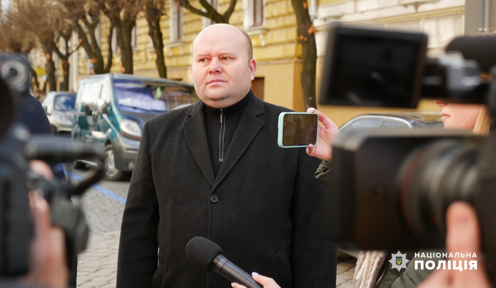 у чернівцях поліцейські затримали чоловіка за незаконне поводження зі зброєю та боєприпасами