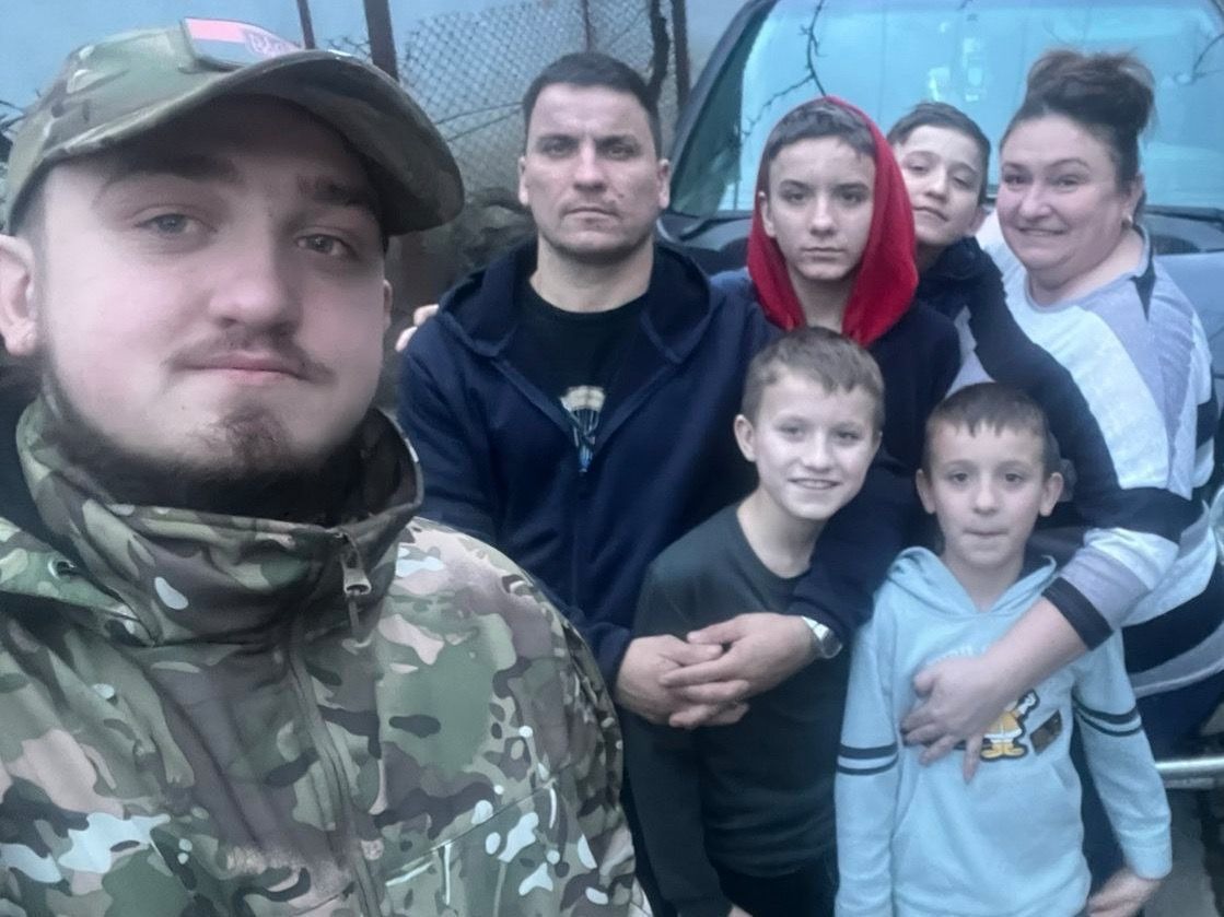 родинна міць проти ворога: на закарпатті батько двох захисників україни вступив до штурмової бригади «лють»