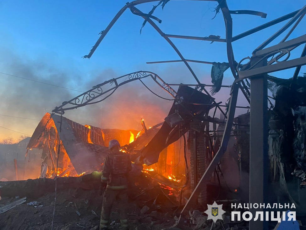 росіяни вдарили по населених пунктах із зрк с-300, отрк «іскандер» і рсзв «смерч» - наслідки влучань задокументувала запорізька поліція