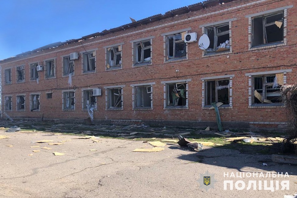 росіяни вдарили по населених пунктах із зрк с-300, отрк «іскандер» і рсзв «смерч» - наслідки влучань задокументувала запорізька поліція