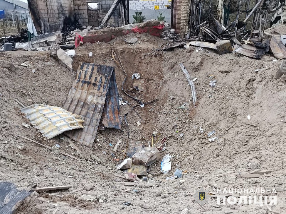 росіяни вдарили по населених пунктах із зрк с-300, отрк «іскандер» і рсзв «смерч» - наслідки влучань задокументувала запорізька поліція