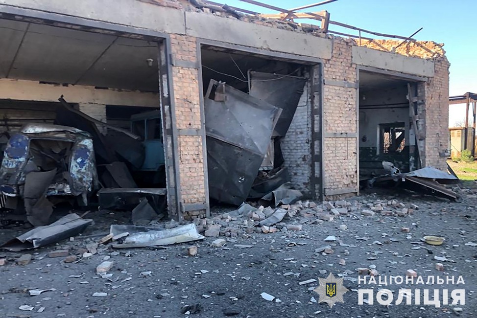 росіяни вдарили по населених пунктах із зрк с-300, отрк «іскандер» і рсзв «смерч» - наслідки влучань задокументувала запорізька поліція