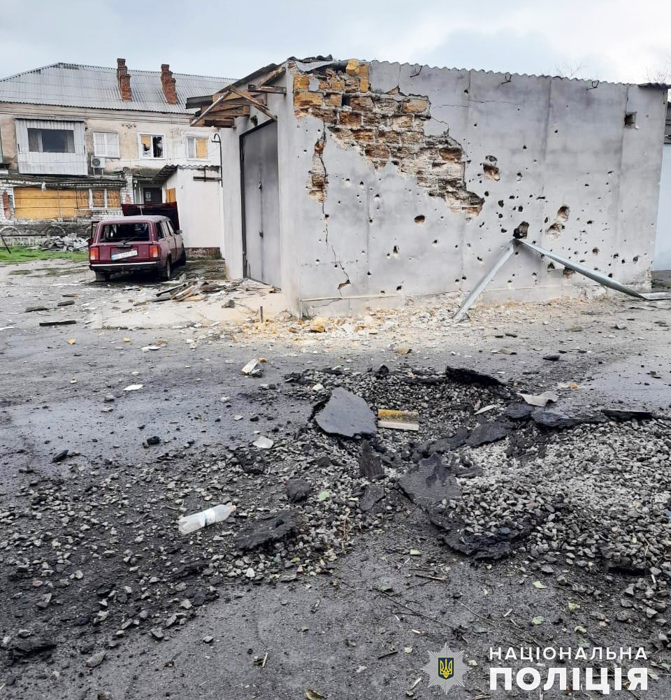 двоє потерпілих внаслідок обстрілу очакова – поліція фіксує наслідки ворожих атак