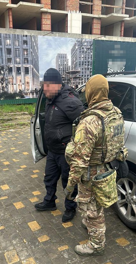 на одещині правоохоронці затримали на хабарі митника
