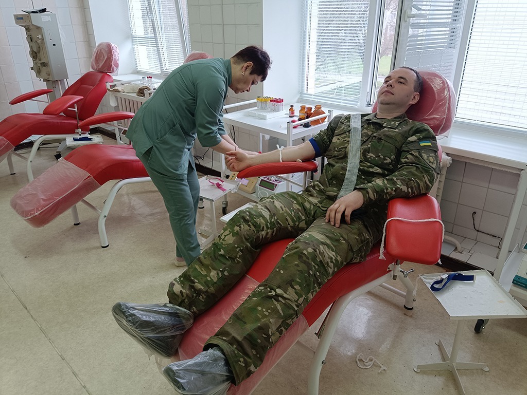 майже сотня правоохоронців житомирської академії поліції стали донорами крові