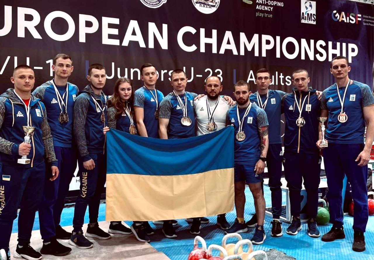 поліцейський полтавщини ярослав величко виборов три золоті медалі в чемпіонаті європи з гирьового спорту в греції