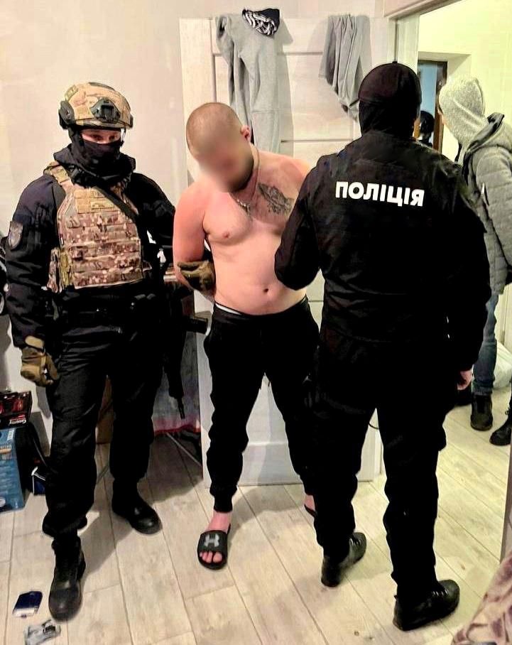 на закарпатті перед судом постануть учасники злочинної групи, які ошукували громадян на продажі військової амуніції