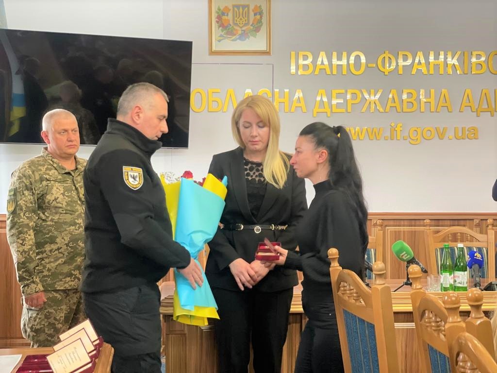 «за мужність»: прикарпатський спецпризначенець віктор паньків отримав почесний орден посмертно