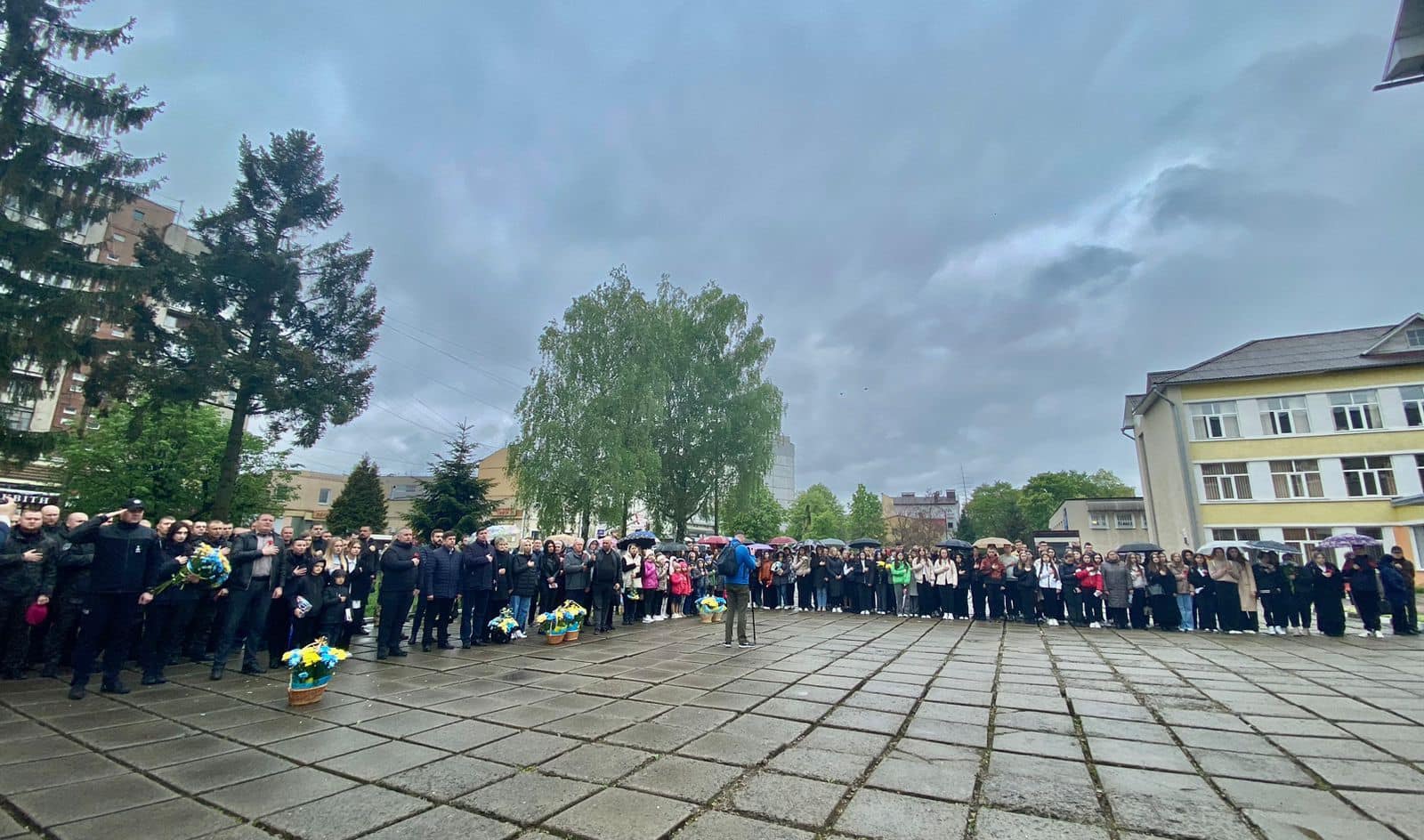 пам'ять про героїв: на прикарпатті відкрили пам’ятну дошку спецпризначенцю віктору паньківу