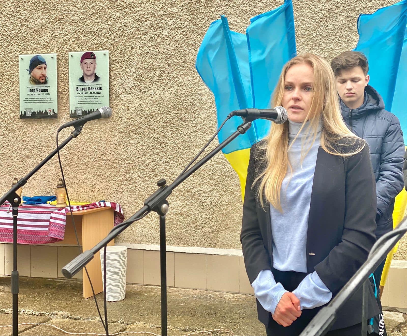 пам'ять про героїв: на прикарпатті відкрили пам’ятну дошку спецпризначенцю віктору паньківу